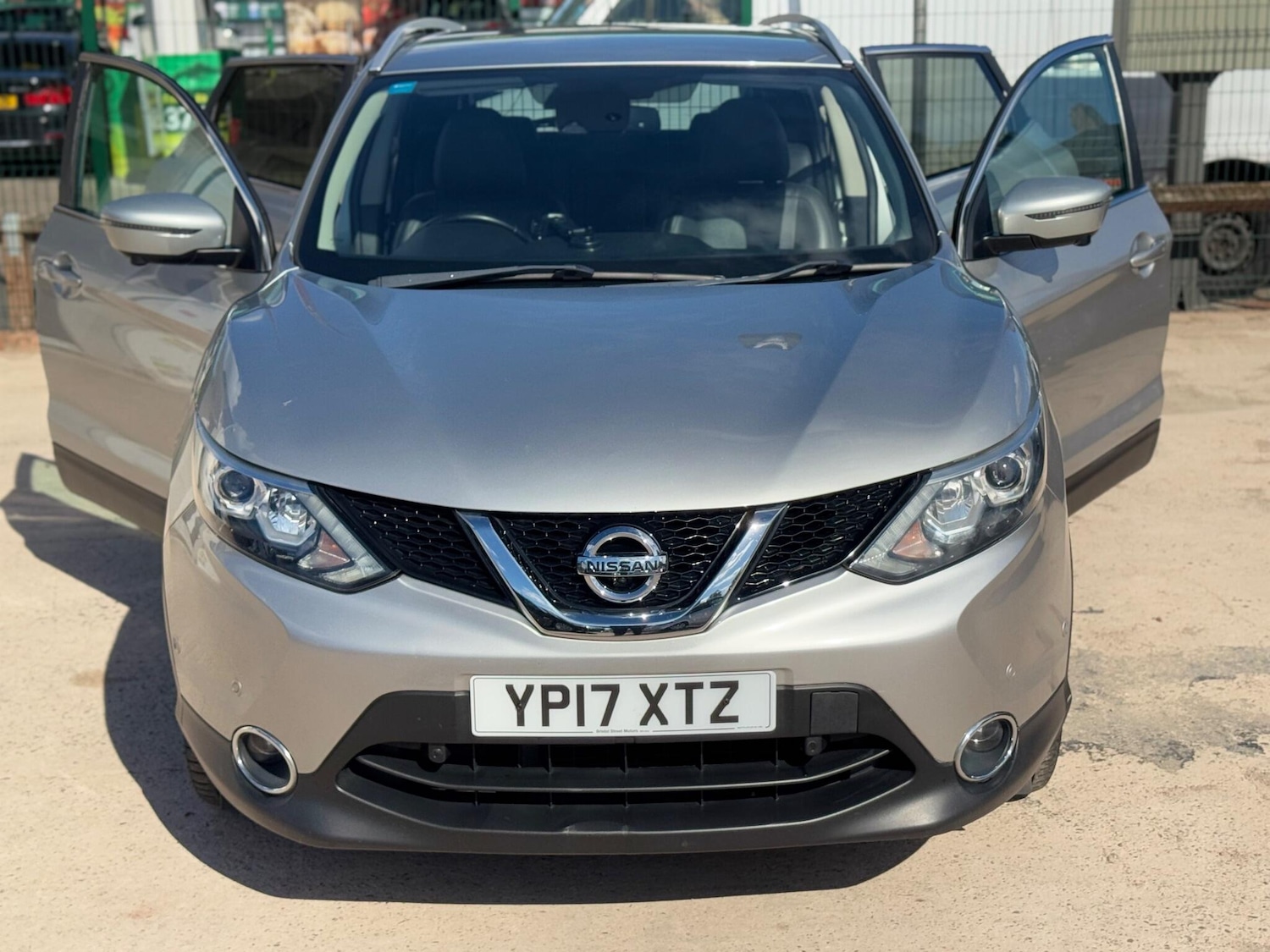 Used Nissan Qashqai 2017 for sale - 76041737: Photo 25
