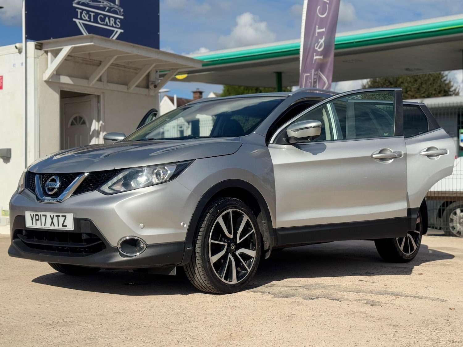 Used Nissan Qashqai 2017 for sale - 76041737: Photo 28