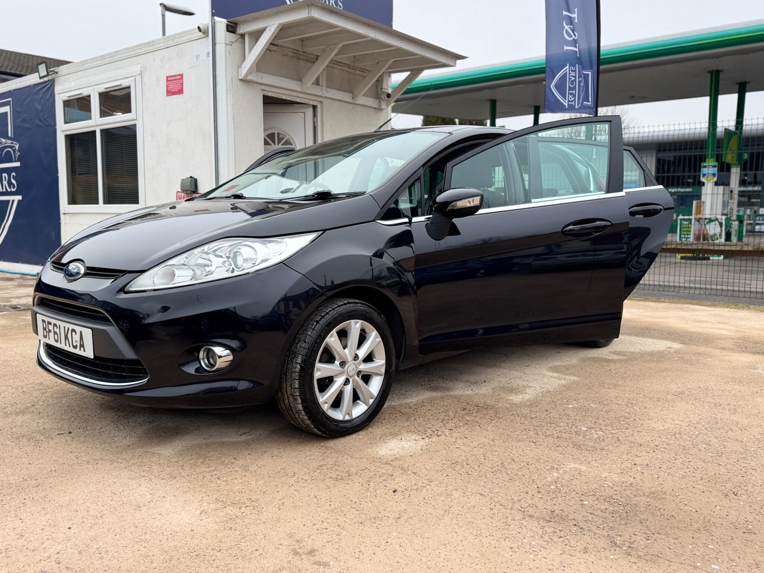 Used Ford Fiesta 2011 for sale - 77799061: Photo 22