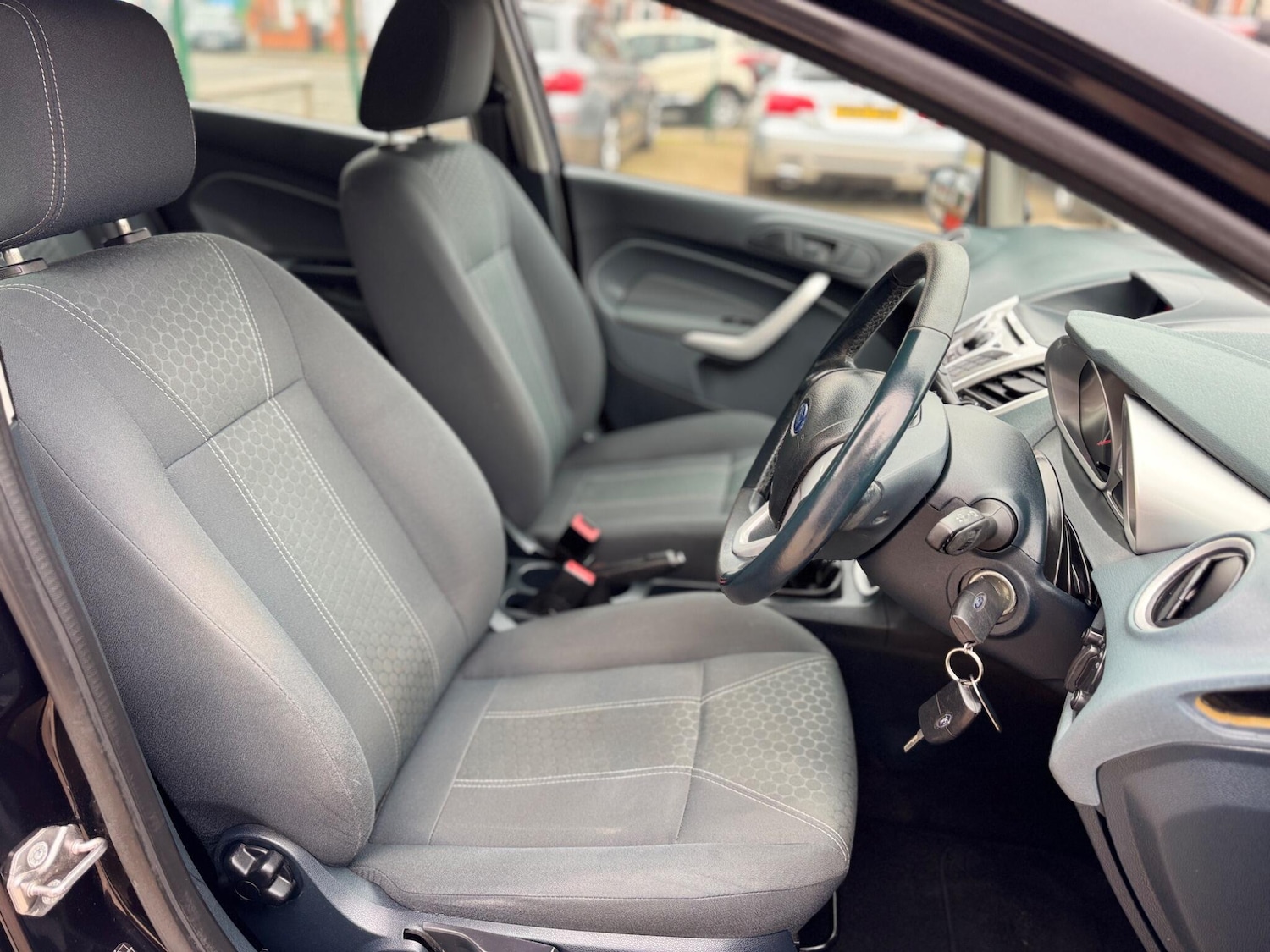 Used Ford Fiesta 2011 for sale - 77799061: Photo 24