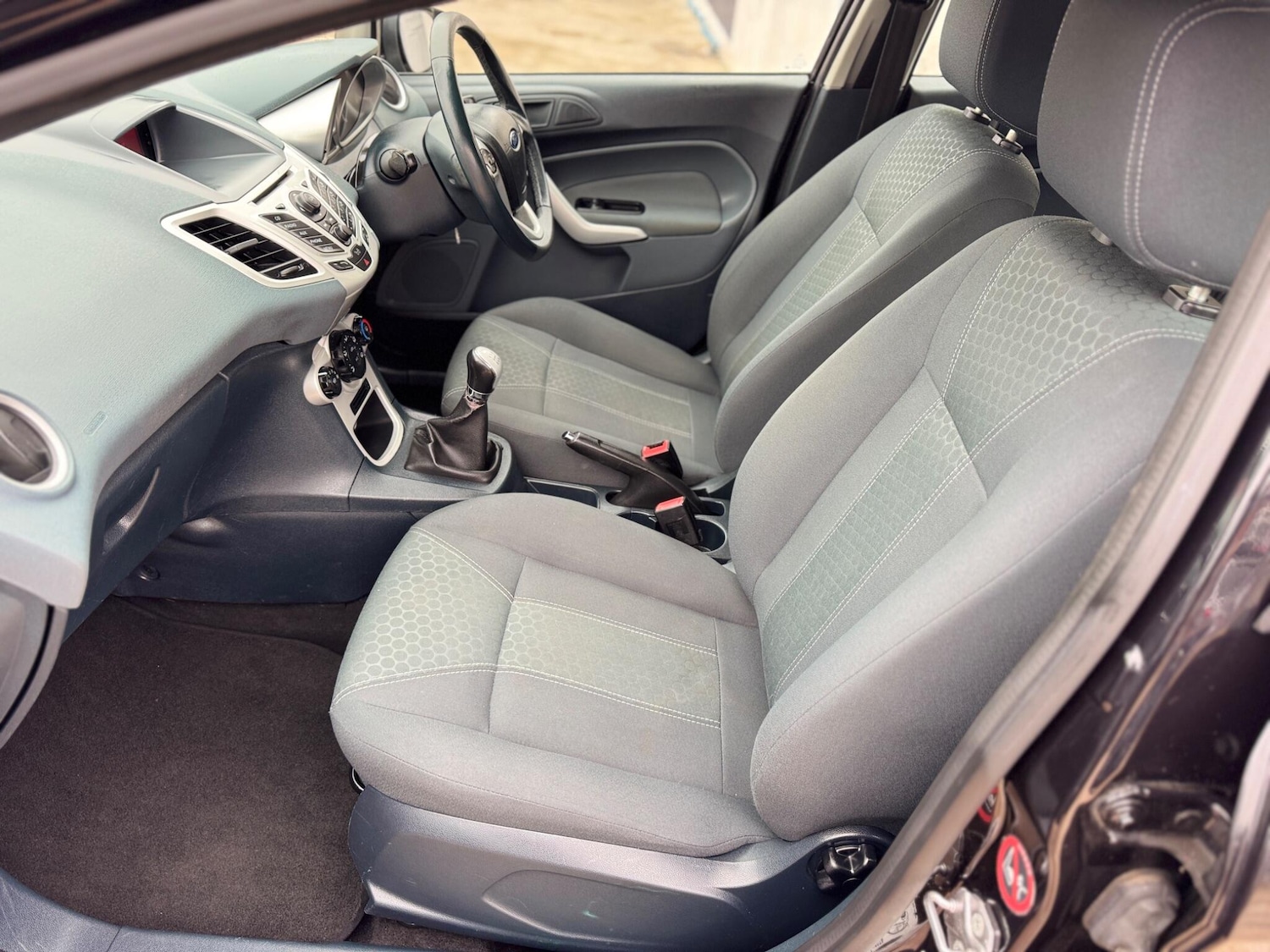 Used Ford Fiesta 2011 for sale - 77799061: Photo 28