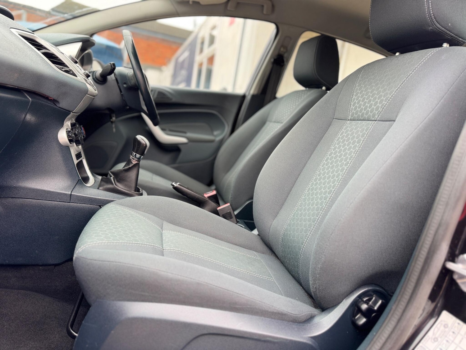 Used Ford Fiesta 2011 for sale - 77799061: Photo 30