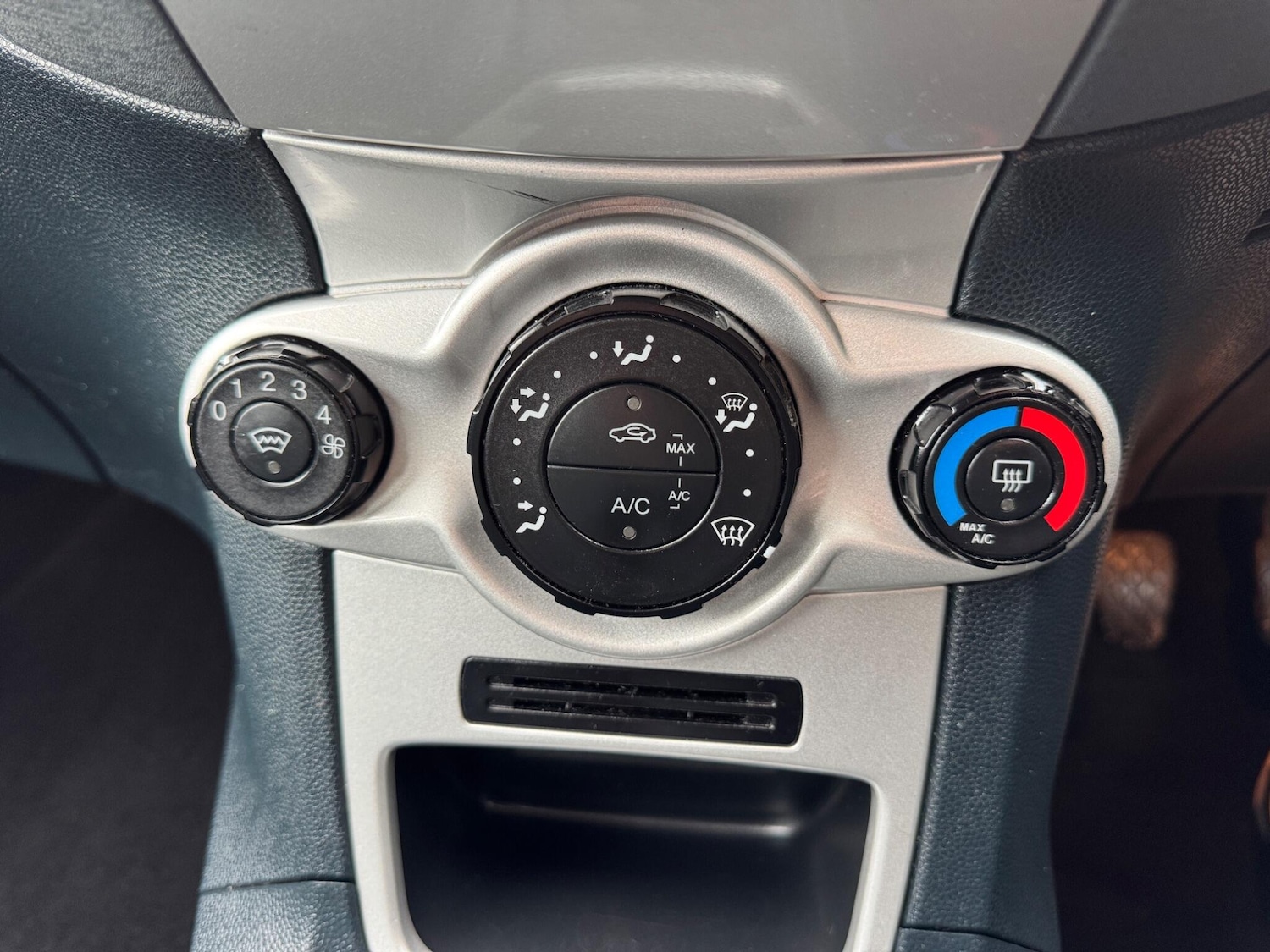 Used Ford Fiesta 2011 for sale - 77799061: Photo 35