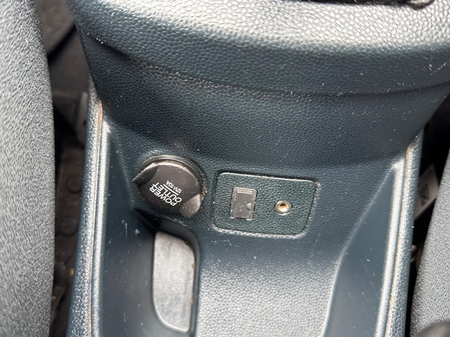 Used Ford Fiesta 2011 for sale - 77799061: Photo 36