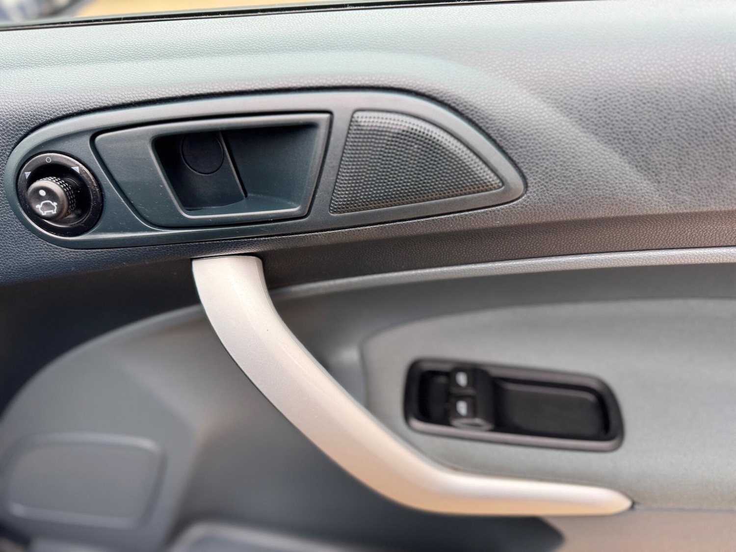 Used Ford Fiesta 2011 for sale - 77799061: Photo 40