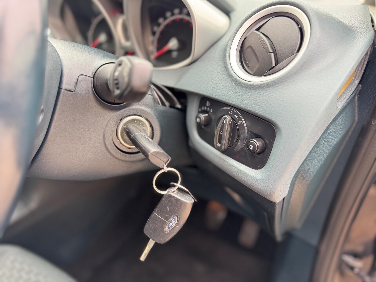 Used Ford Fiesta 2011 for sale - 77799061: Photo 41