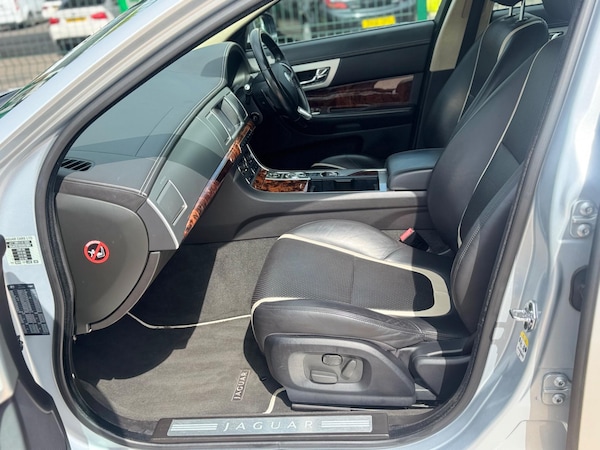Used Jaguar XF 2012 for sale - 74478202: Photo 44