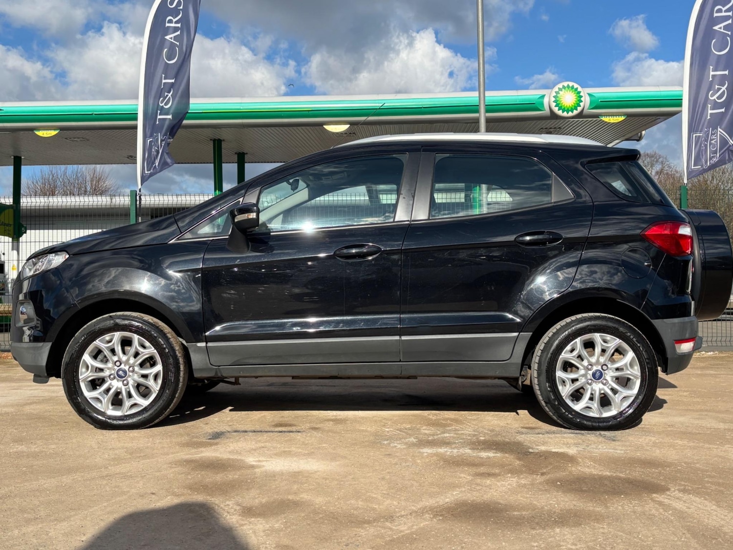 Used Ford Ecosport 2015 for sale - 76990986: Photo 17