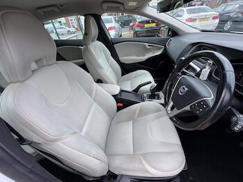 Used Volvo V40 2014 for sale - 76397872: Photo