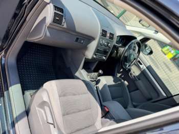 Used Volkswagen Touran 2011 for sale - 75364082: Photo