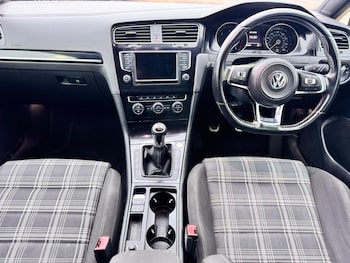 Used Volkswagen Golf 2015 for sale - 77376504: Photo