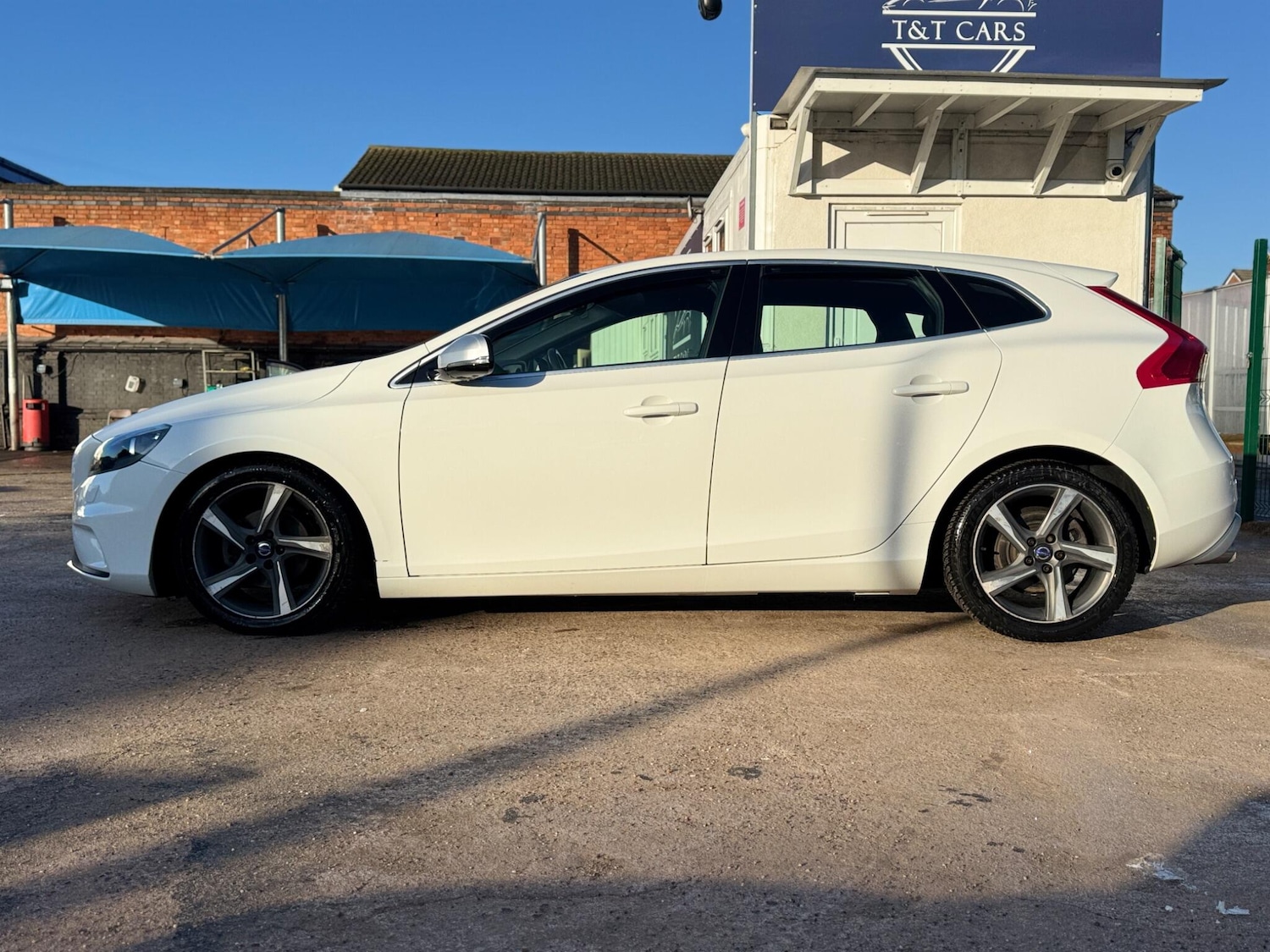 Used Volvo V40 2014 for sale - 77163436: Photo 19