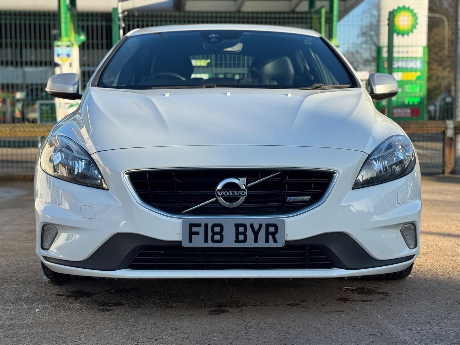 Used Volvo V40 2014 for sale - 77163436: Photo 2