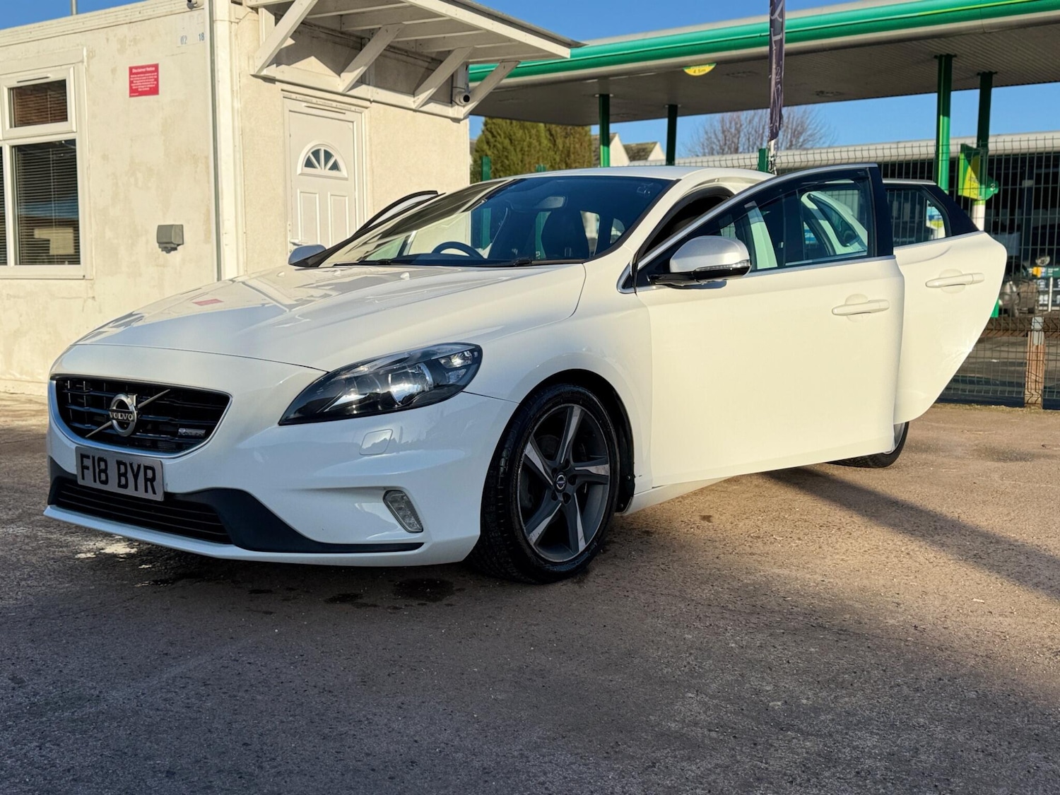 Used Volvo V40 2014 for sale - 77163436: Photo 23
