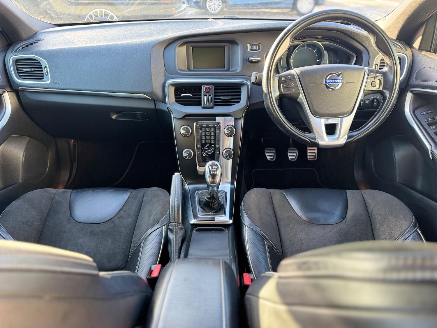 Used Volvo V40 2014 for sale - 77163436: Photo 3