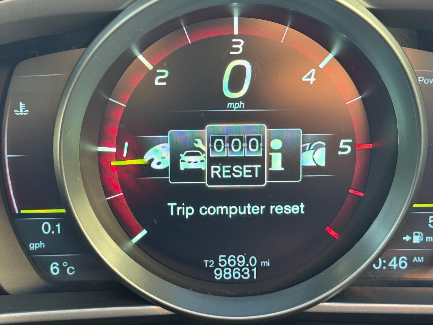 Used Volvo V40 2014 for sale - 77163436: Photo 40