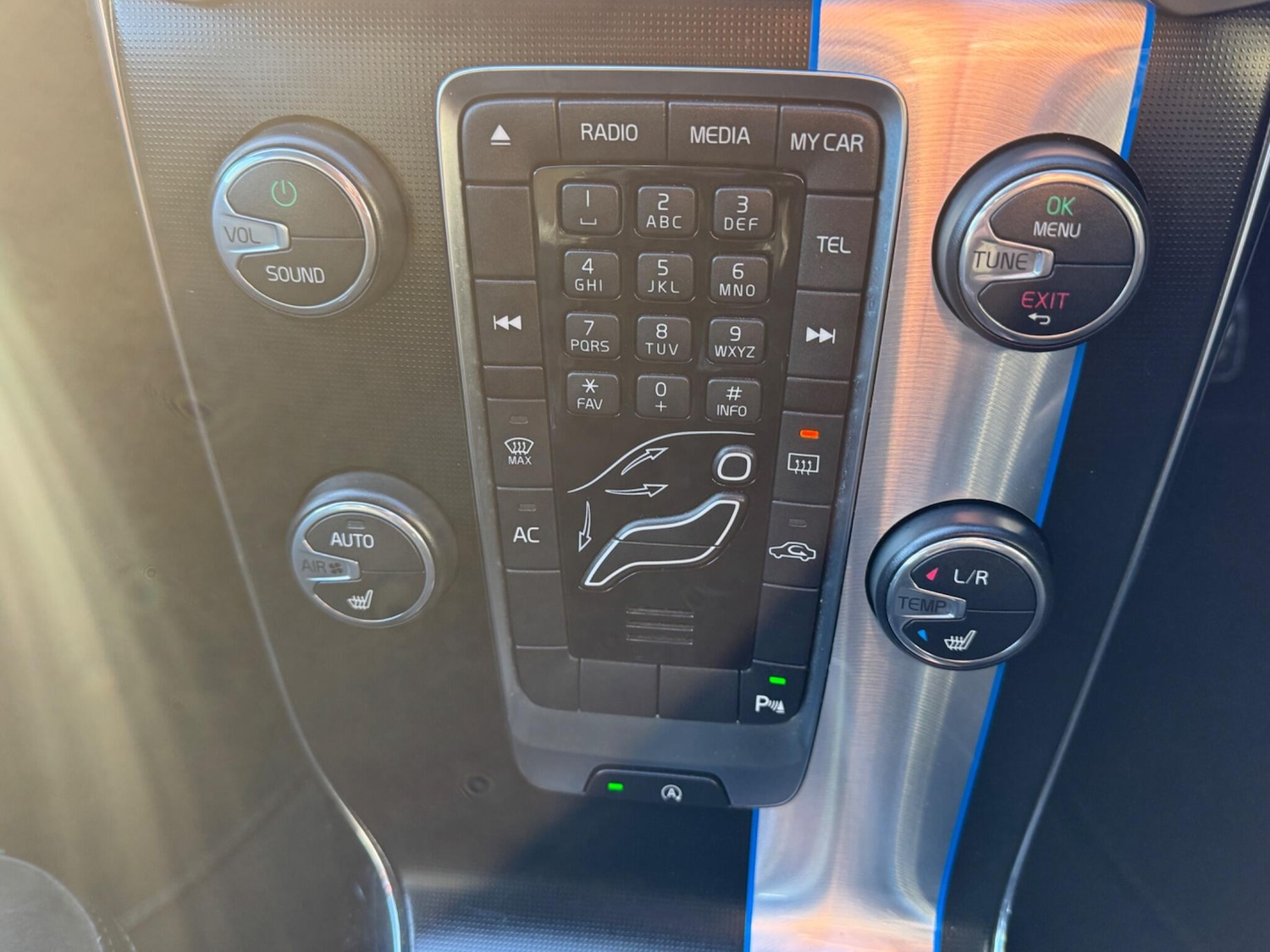 Used Volvo V40 2014 for sale - 77163436: Photo 51