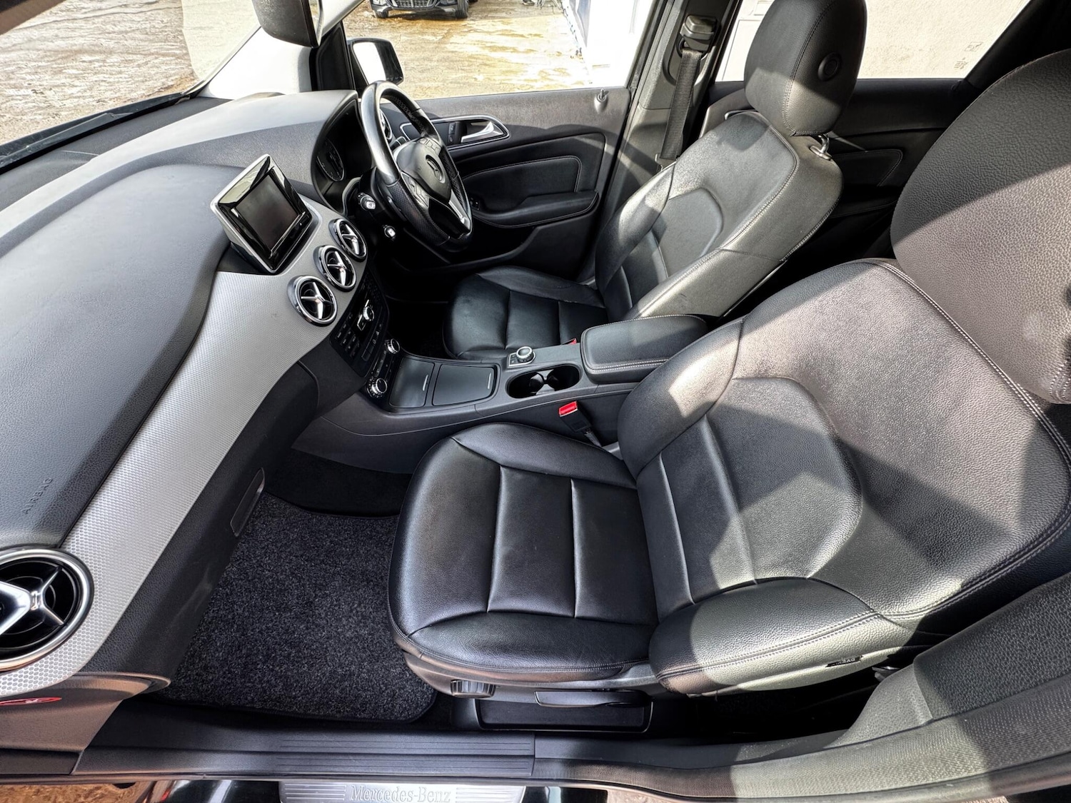 Used Mercedes-Benz B Class 2013 for sale - 77203176: Photo 30