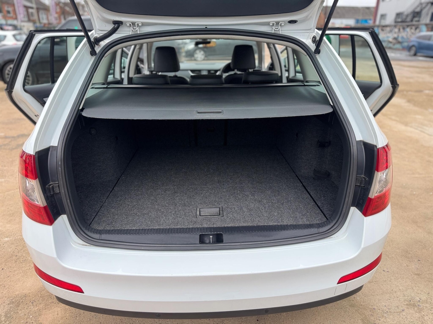 Used Skoda Octavia 2014 for sale - 77067271: Photo 47