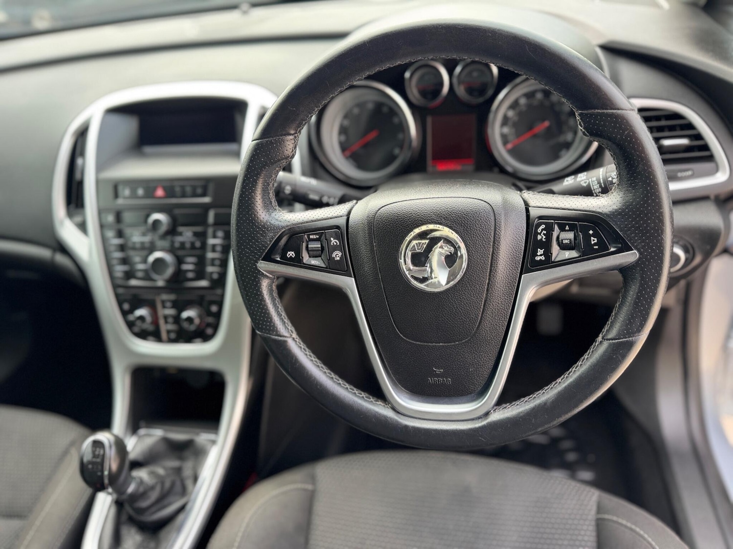 Used Vauxhall Astra for sale - 78136245: Photo 3