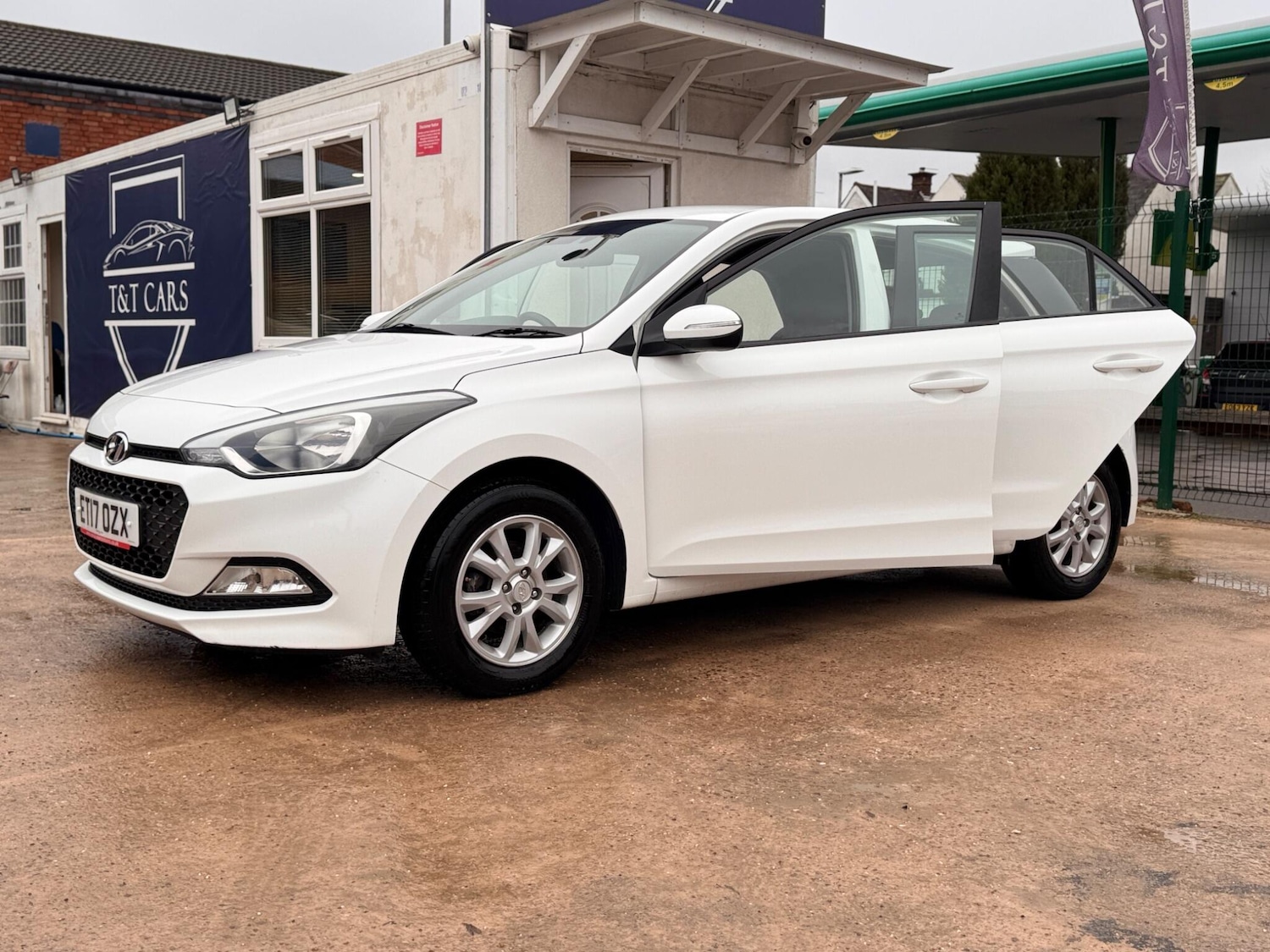 Used Hyundai i20 2017 for sale - 77278554: Photo 24