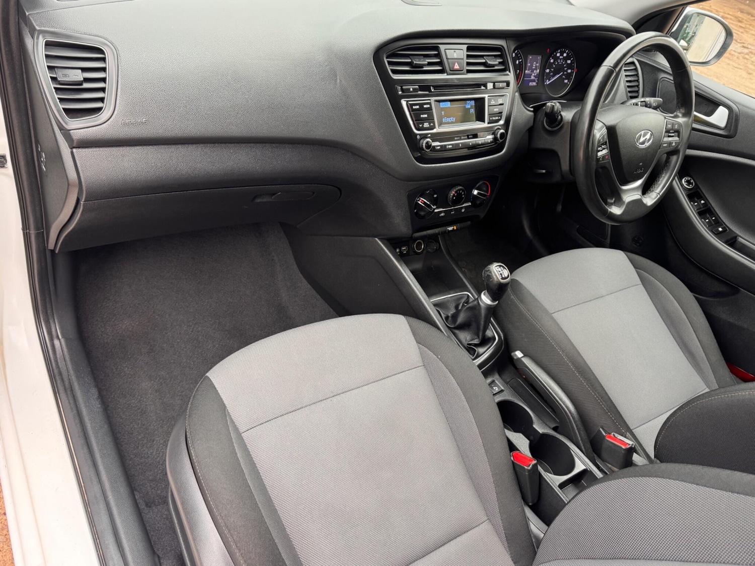 Used Hyundai i20 2017 for sale - 77278554: Photo 29