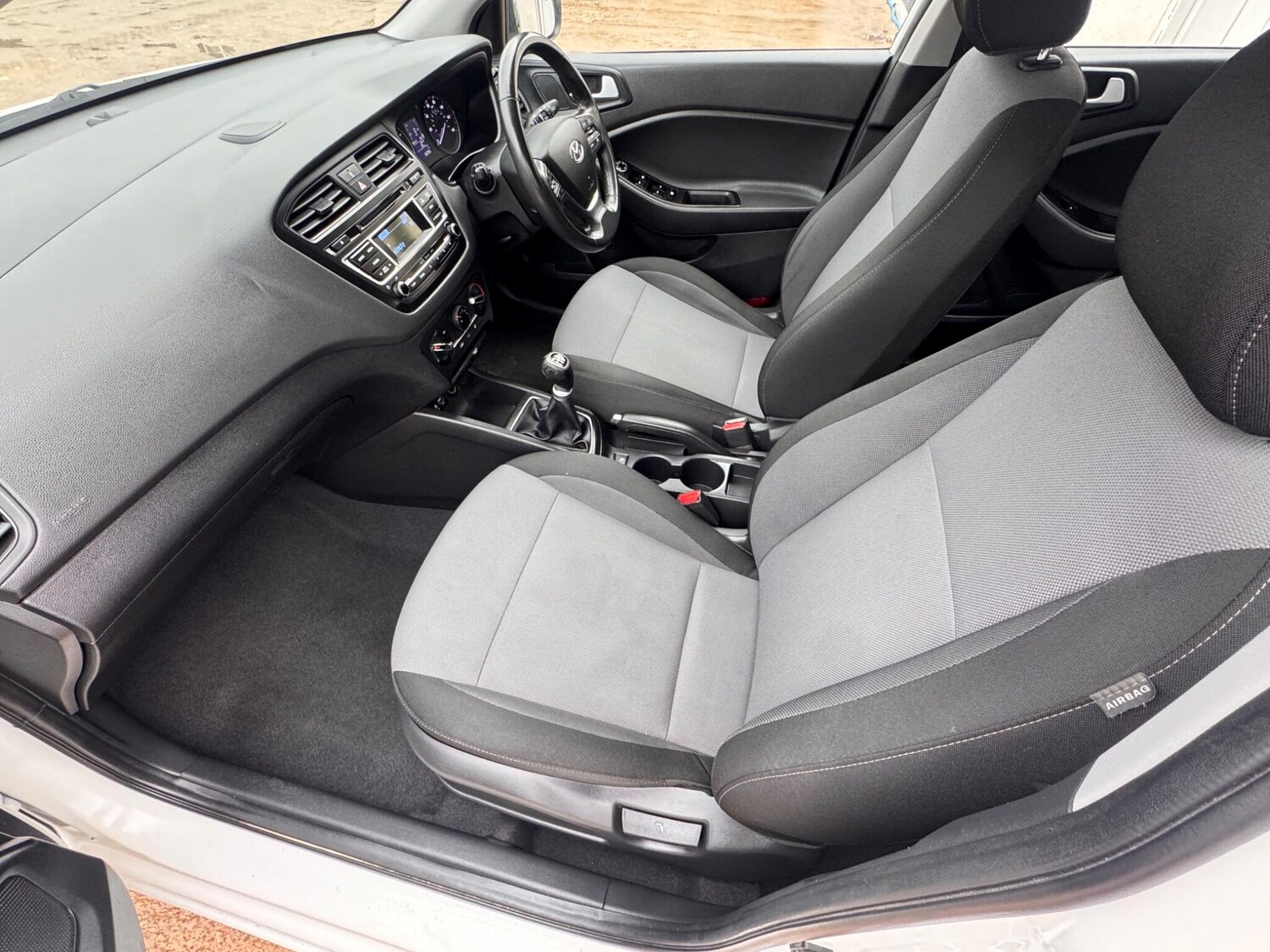 Used Hyundai i20 2017 for sale - 77278554: Photo 30