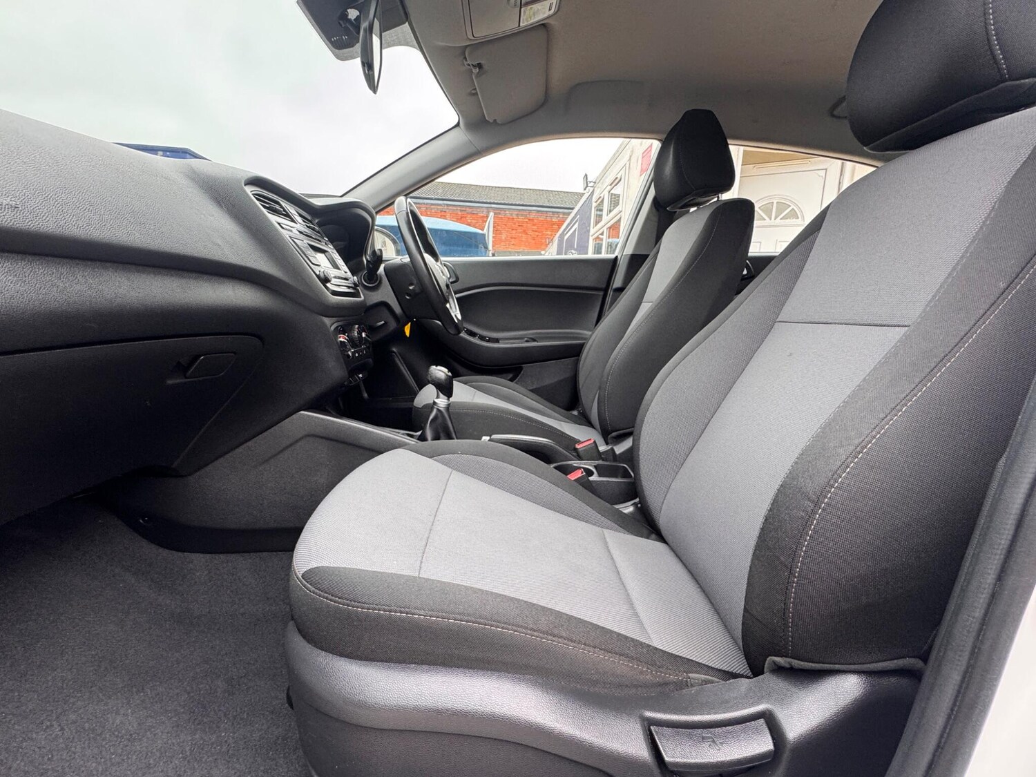 Used Hyundai i20 2017 for sale - 77278554: Photo 31