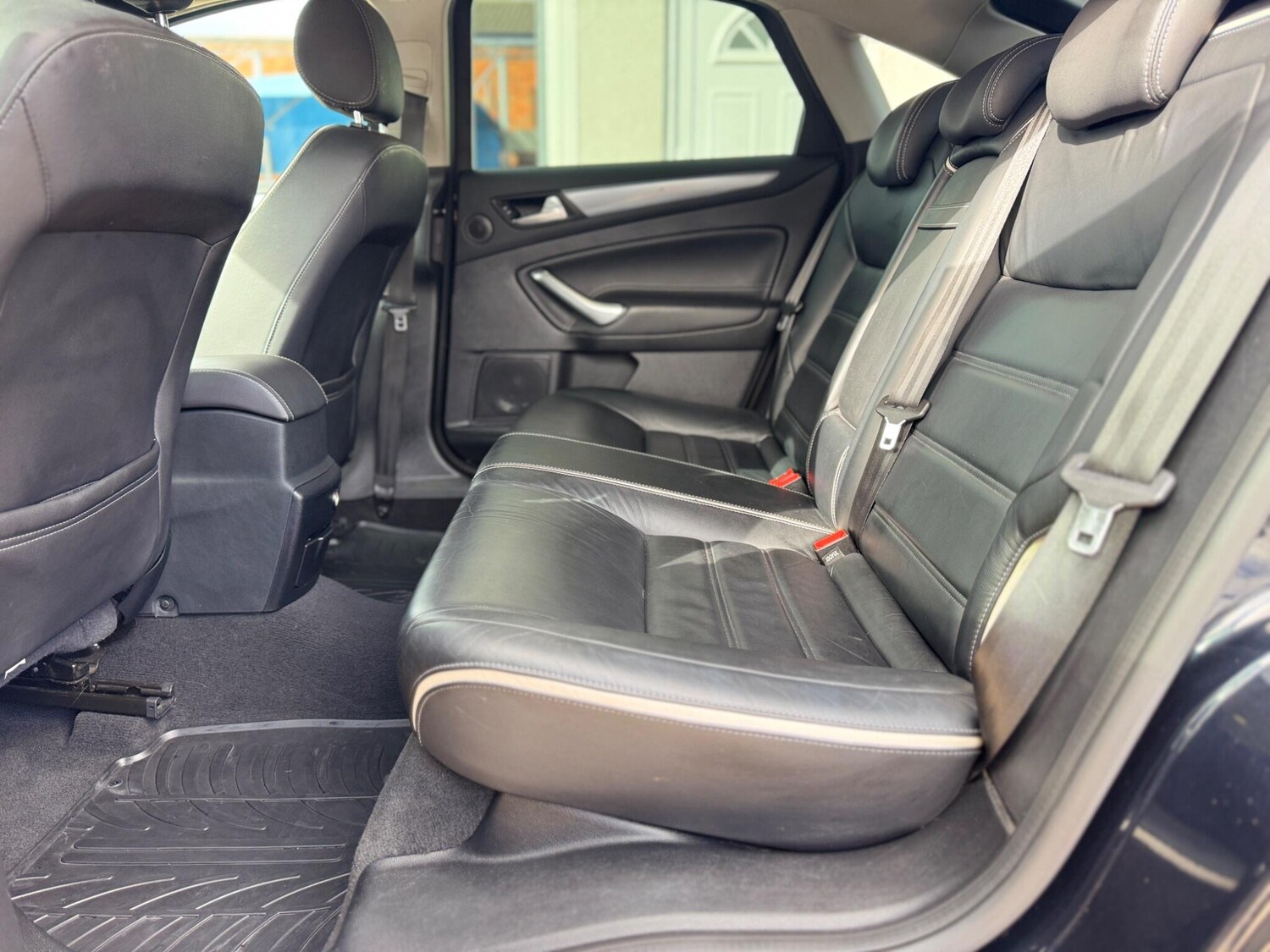 Used Ford Mondeo 2011 for sale - 77838620: Photo 32