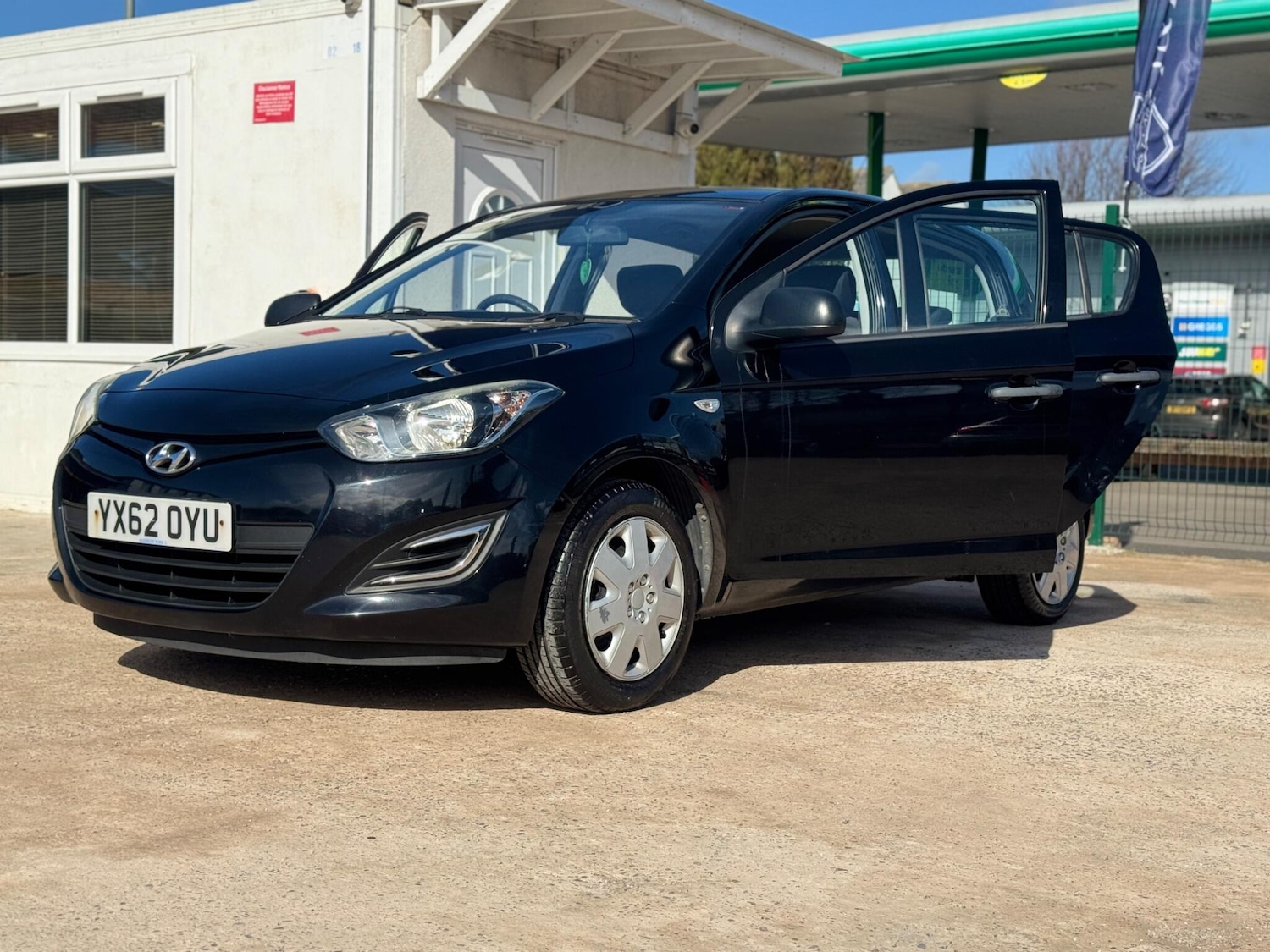 Used Hyundai i20 2012 for sale - 77882515: Photo 18