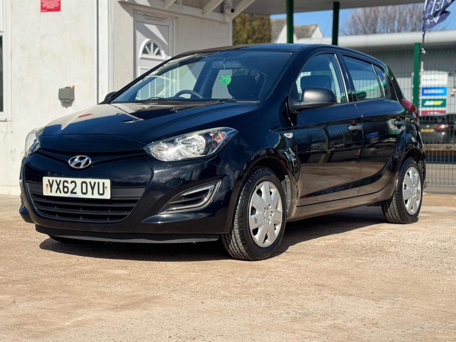 Used Hyundai i20 2012 for sale - 77882515: Photo 4