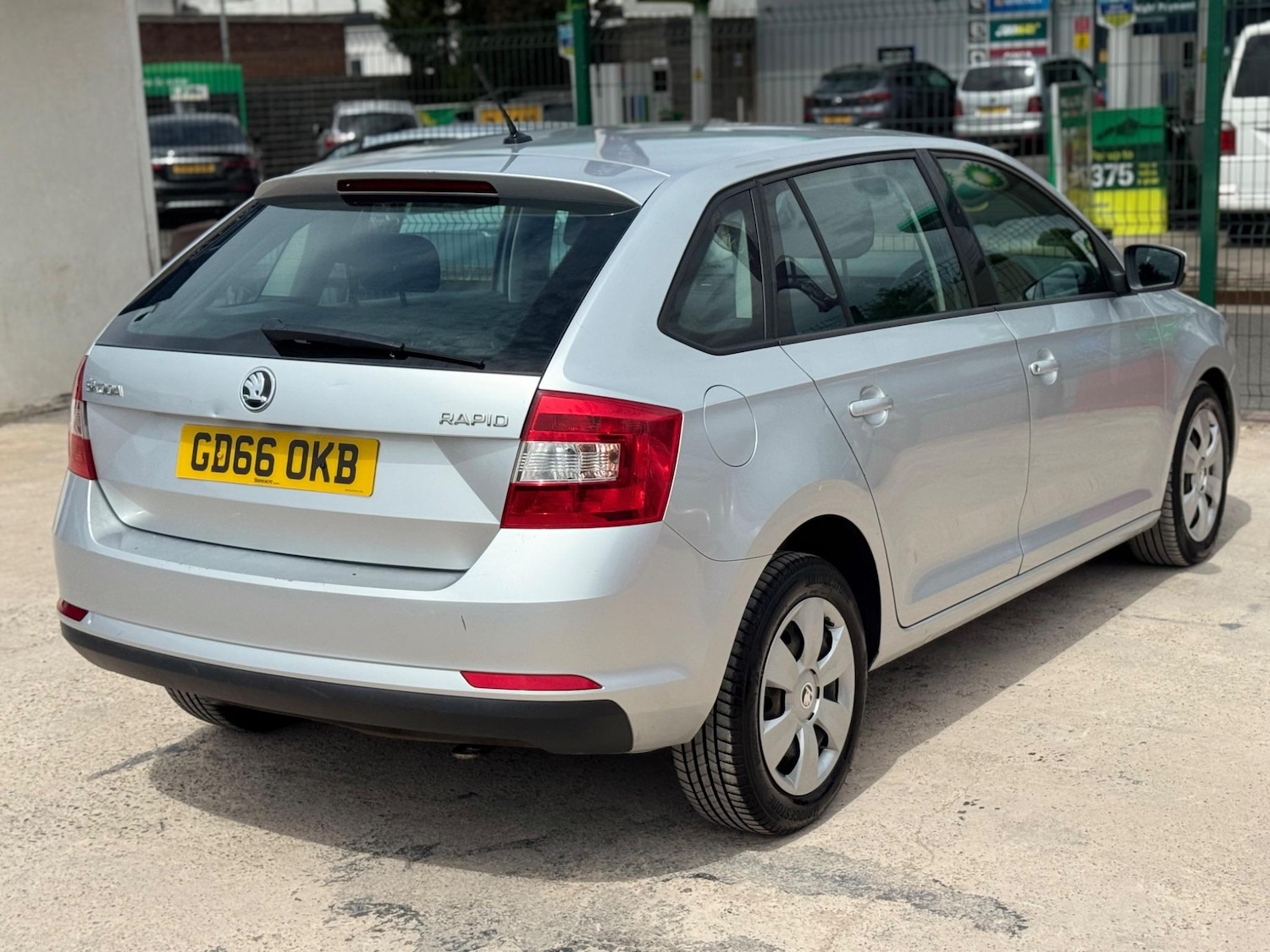 Used Skoda Rapid Spaceback 2016 for sale - 76988092: Photo 32