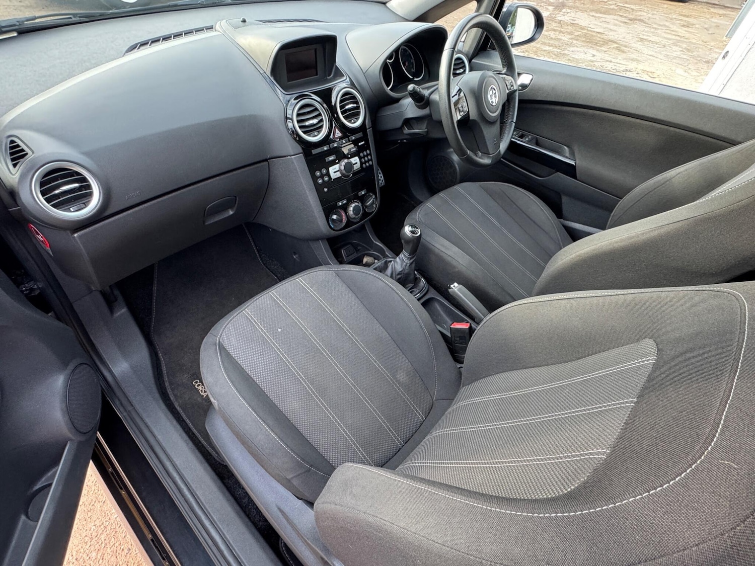 Used Vauxhall Corsa 2015 for sale - 76942367: Photo 30