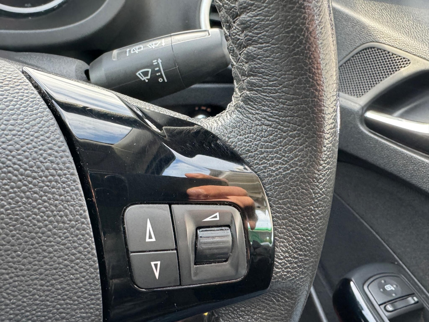 Used Vauxhall Corsa 2015 for sale - 76942367: Photo 38