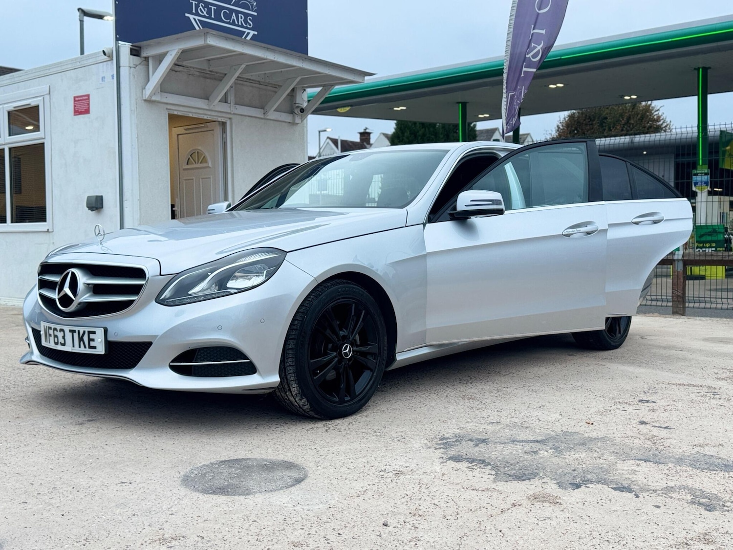 Used Mercedes-Benz E Class 2013 for sale - 76446478: Photo 24