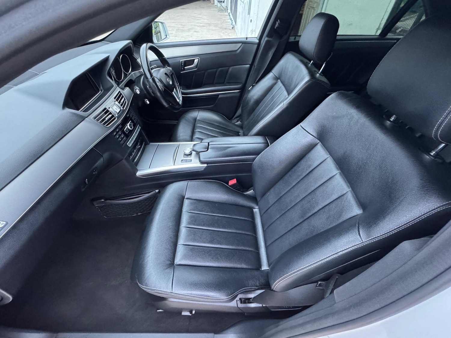 Used Mercedes-Benz E Class 2013 for sale - 76446478: Photo 32