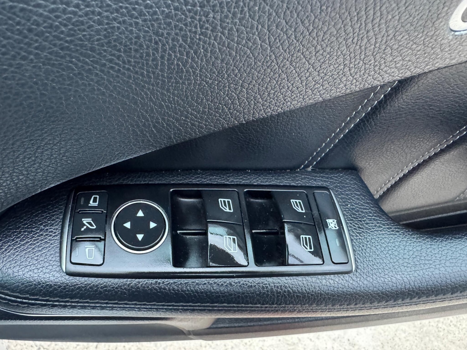 Used Mercedes-Benz E Class 2013 for sale - 76446478: Photo 39