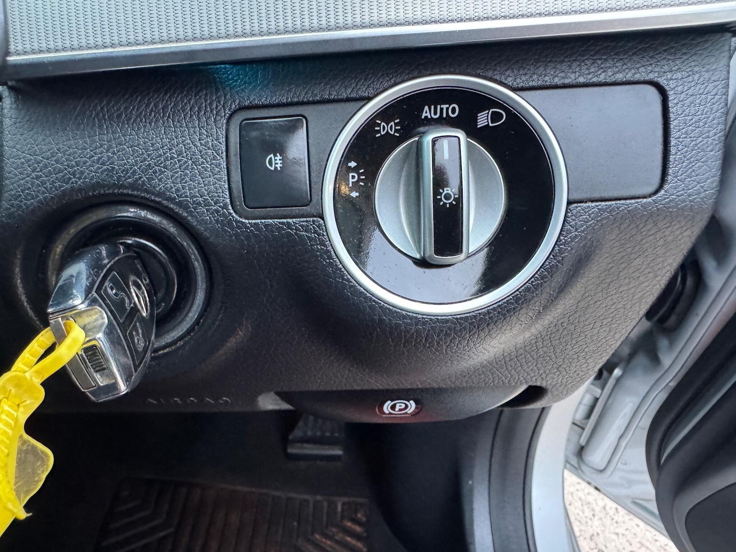 Used Mercedes-Benz E Class 2013 for sale - 76446478: Photo 40