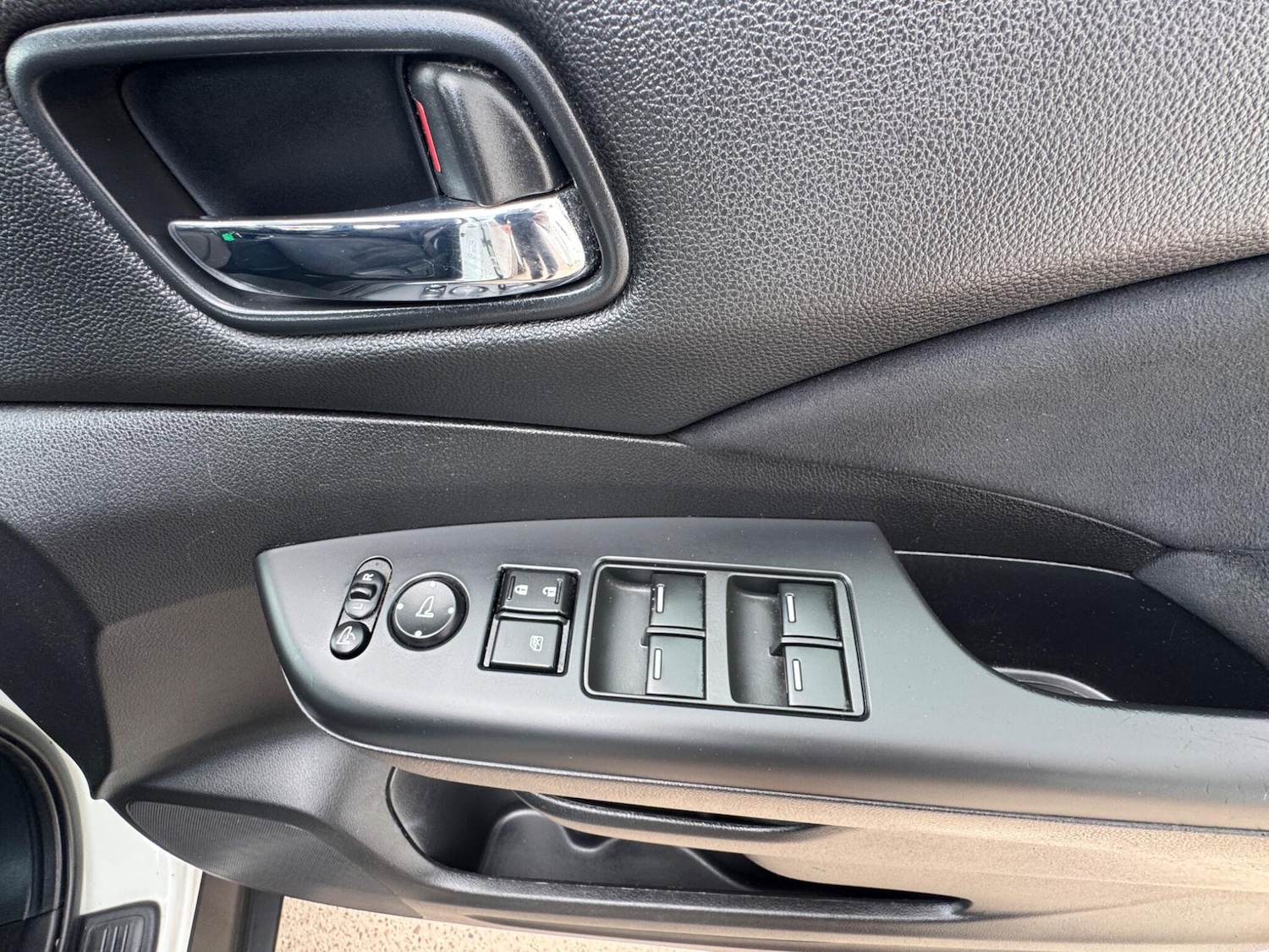 Used Honda CR-V 2015 for sale - 78057692: Photo 41