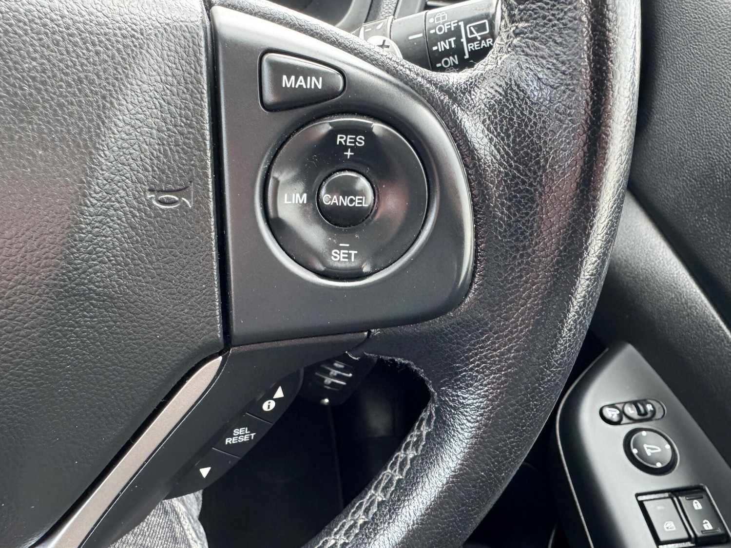 Used Honda CR-V 2015 for sale - 78057692: Photo 43