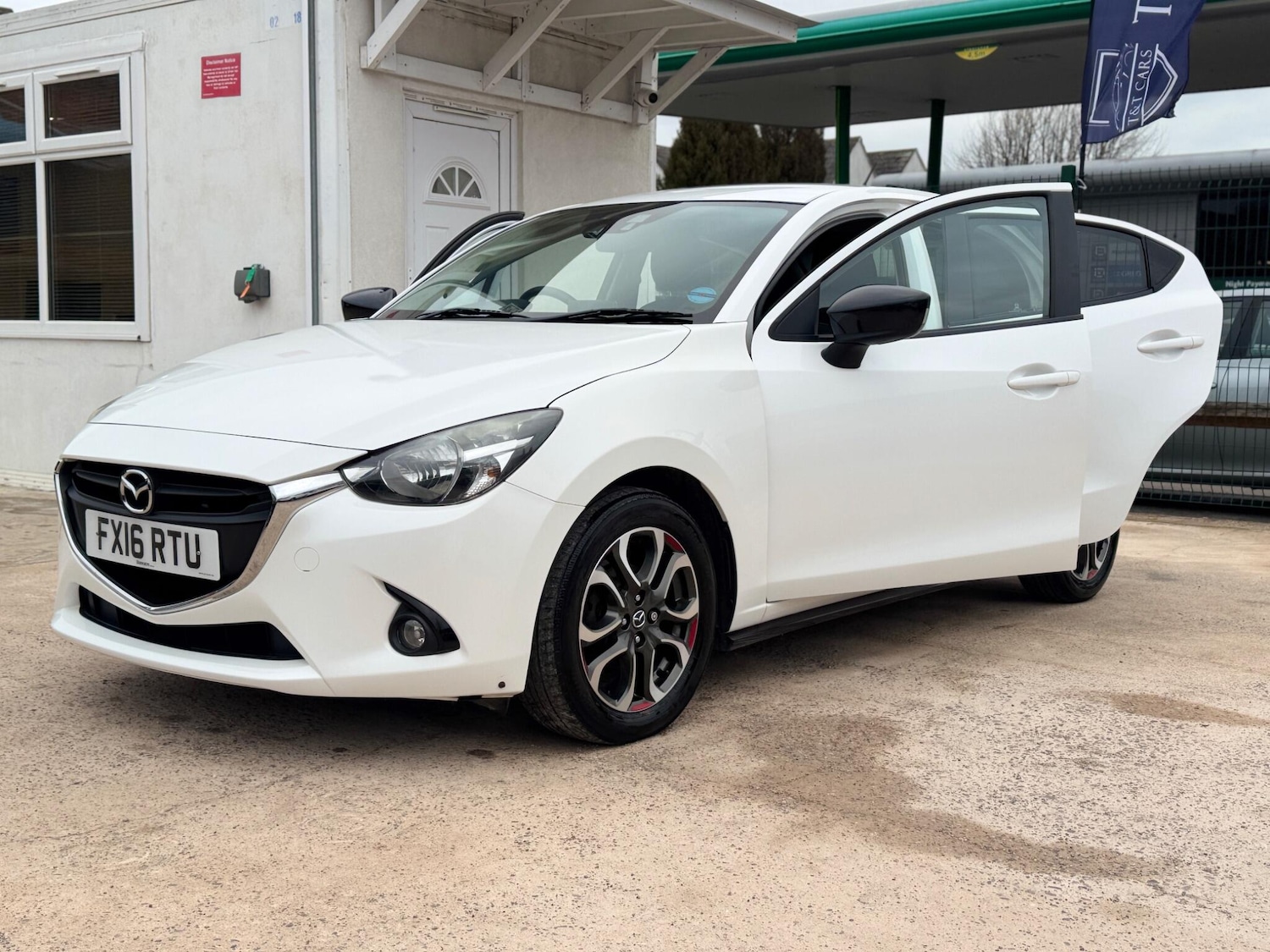 Used Mazda Mazda2 2016 for sale - 78047962: Photo 25