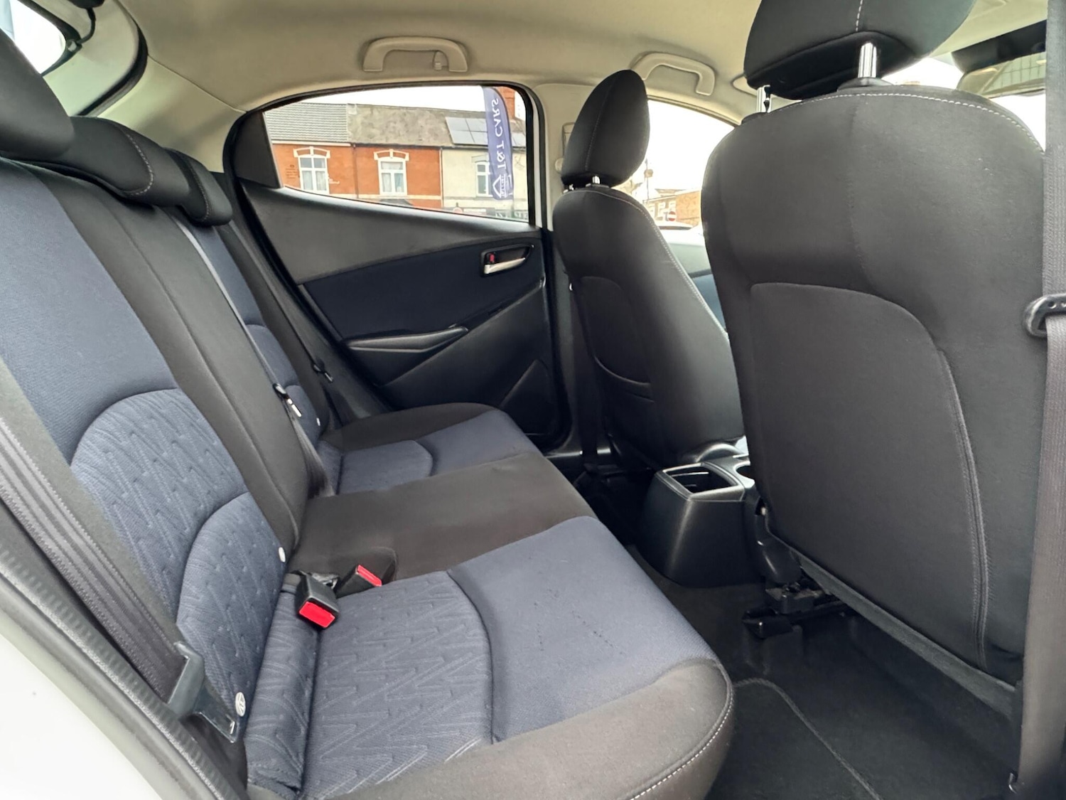 Used Mazda Mazda2 2016 for sale - 78047962: Photo 6