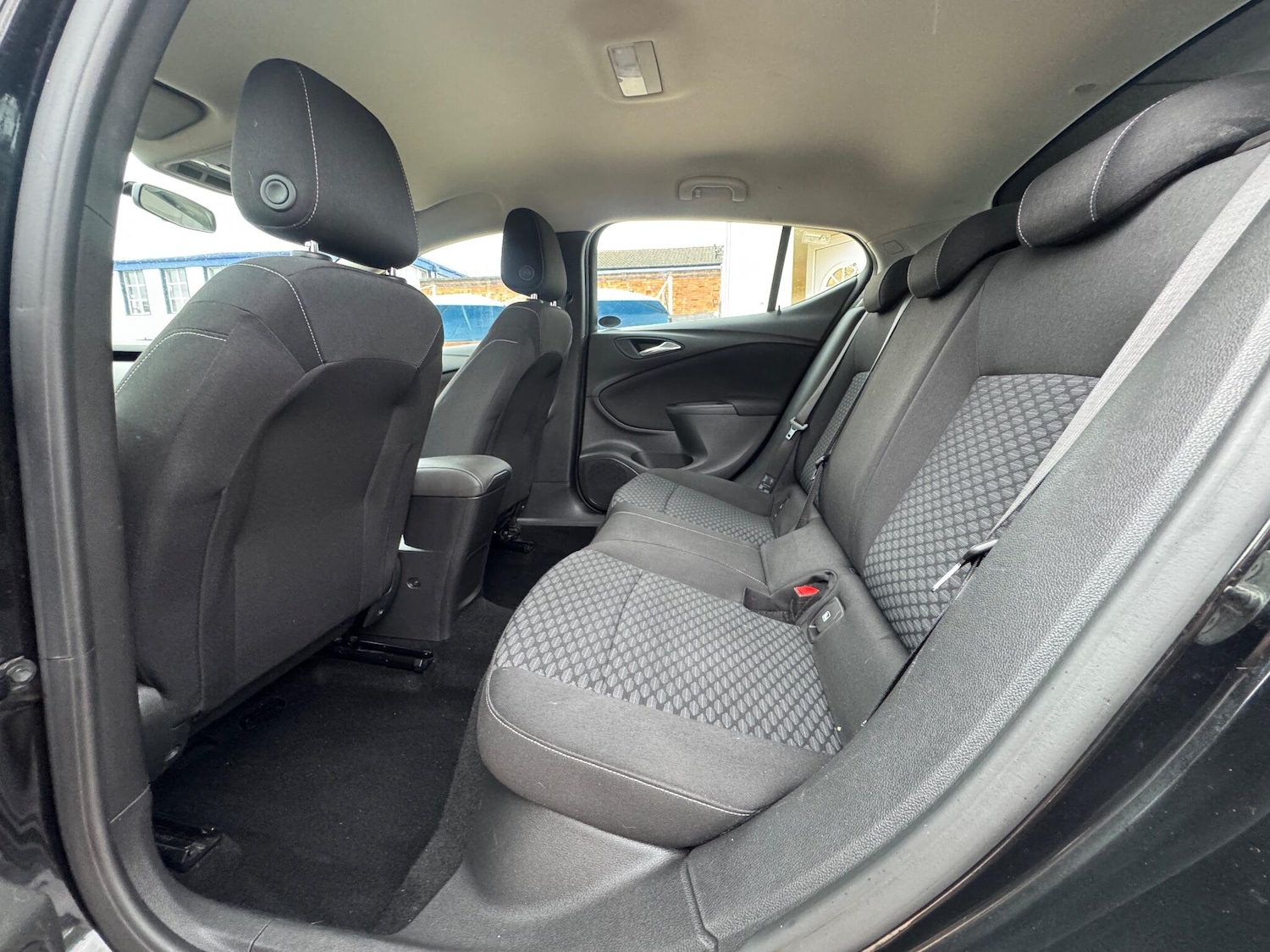 Used Vauxhall Astra 2017 for sale - 76259340: Photo 32