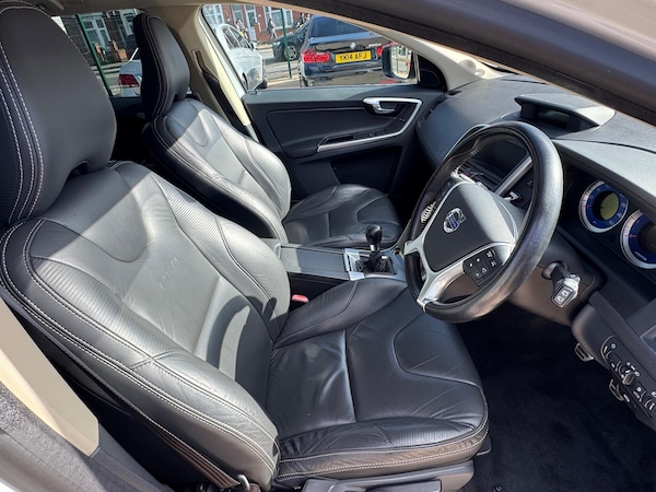 Used Volvo XC60 2010 for sale - 76189979: Photo 23