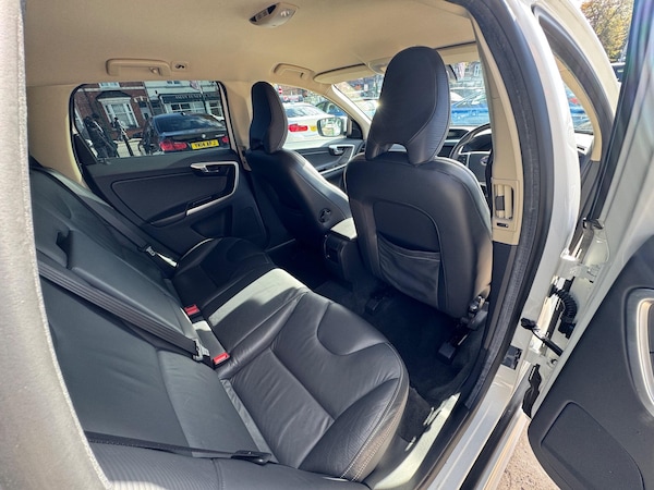 Used Volvo XC60 2010 for sale - 76189979: Photo 28