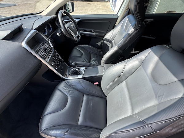 Used Volvo XC60 2010 for sale - 76189979: Photo 29