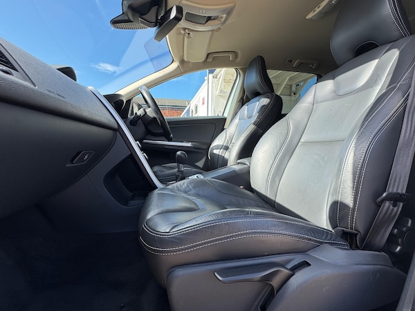 Used Volvo XC60 2010 for sale - 76189979: Photo 32