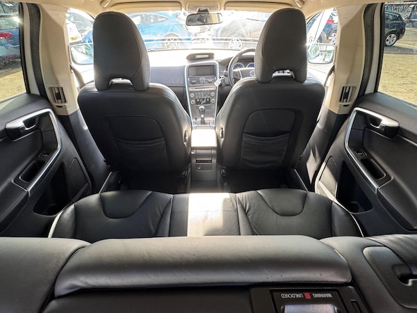 Used Volvo XC60 2010 for sale - 76189979: Photo 34