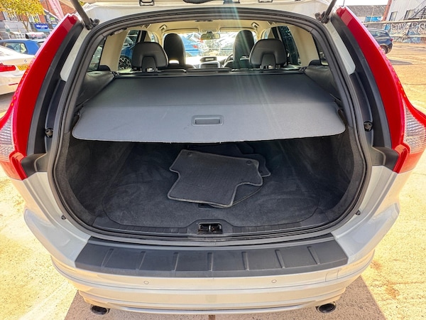 Used Volvo XC60 2010 for sale - 76189979: Photo 35