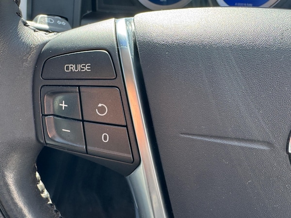 Used Volvo XC60 2010 for sale - 76189979: Photo 36